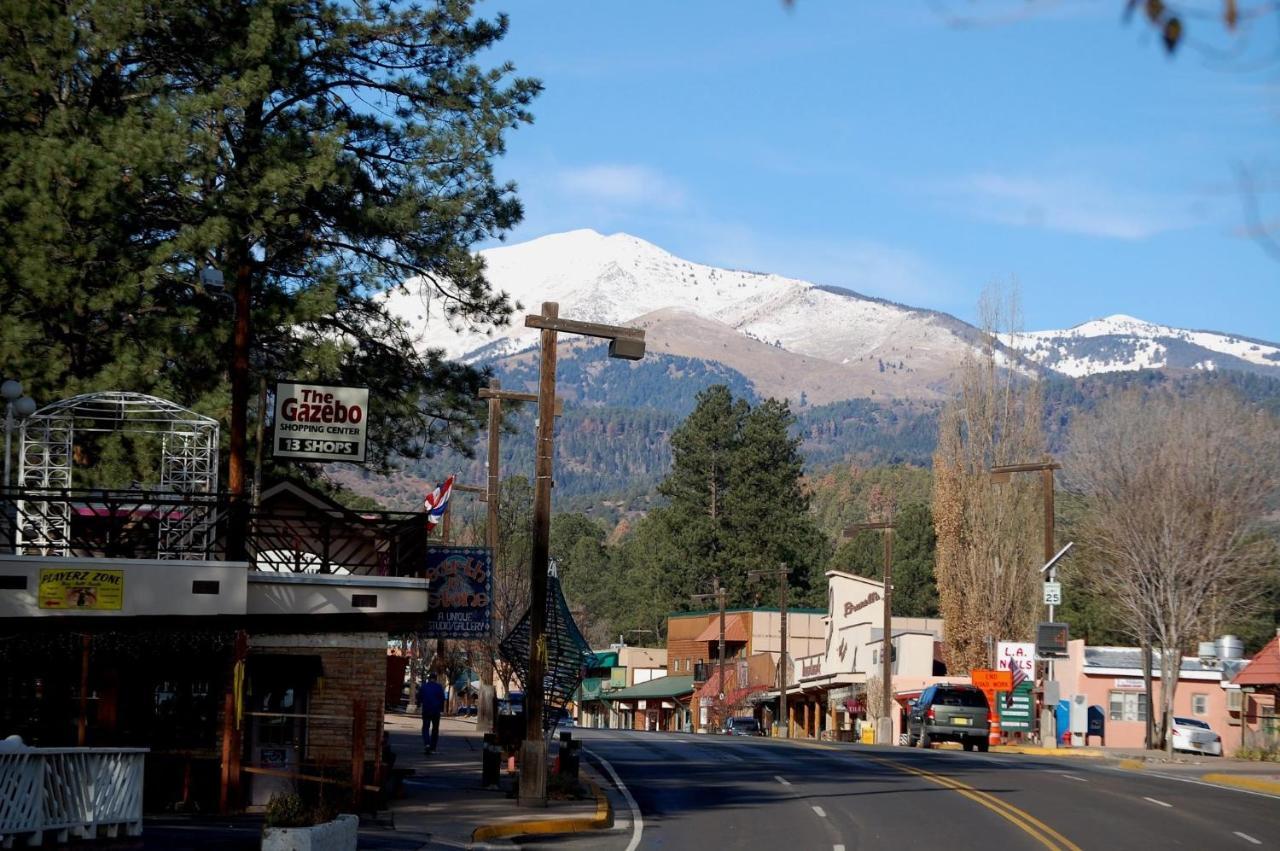 Oso Blanco Ruidoso Exterior foto